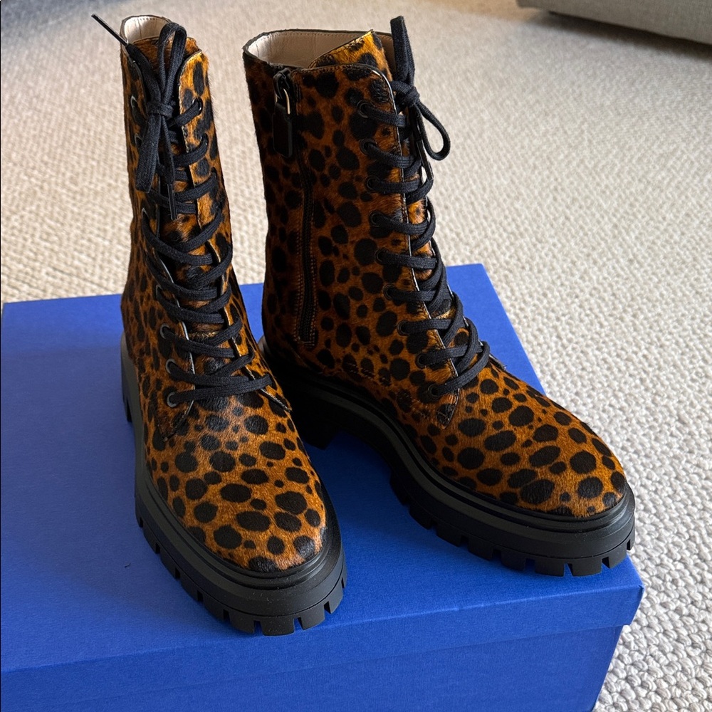 Stuart Weitzman Bedford Sleek Laceup boots in toffee - 6.5 - NIB!